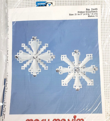 Kit adornos de lona de plástico copos de nieve - hace 16 adornos Mary Maxim