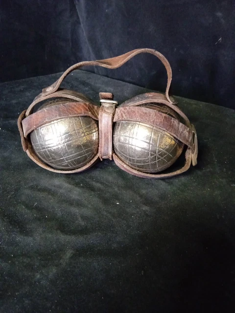2 Anciennes Boules Lyonnaises en Laiton - vivez l’élégance à