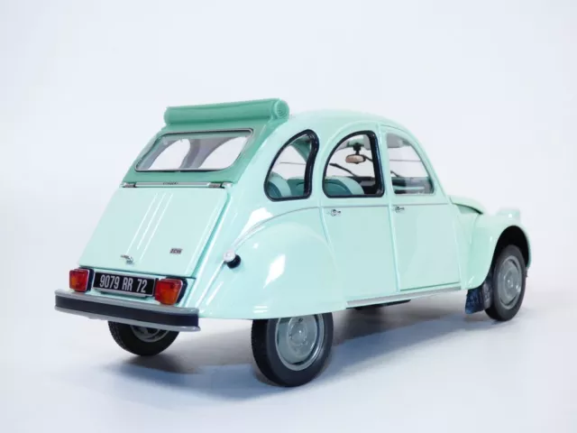 CITROEN 2CV6 Club vert Jade 1982 1/18 phares carrés 3