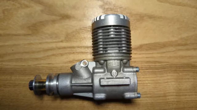 moteur avion compétiton  MVVS 6,5 cm3 GR diesel glow trés peu utilisé vintage