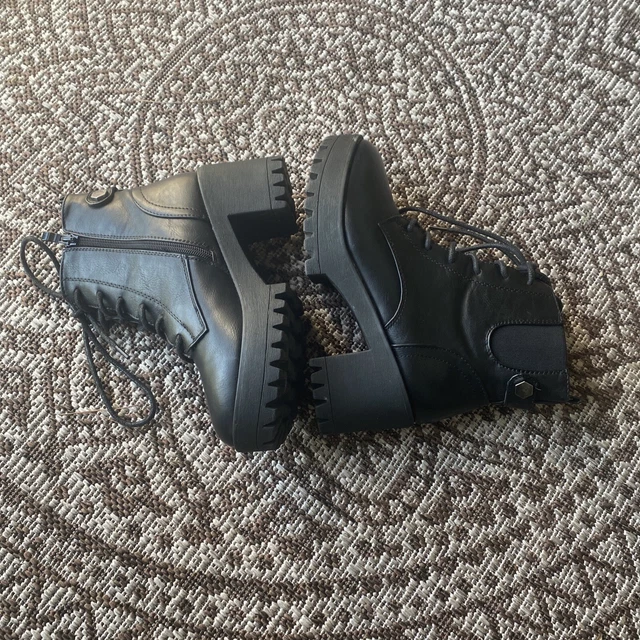 Women’s Goth Alt Girl Black Platform Boots Size 6.5