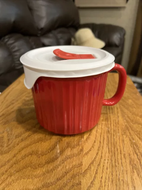 CORNING WARE 20 Oz Soup Mug RED With Plastic Vented Lid