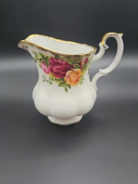 Vintage 1962 Royal Albert Old Country Roses '½ Pint Milk Cream Jug Montrose