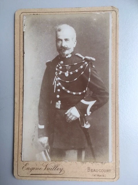 CDV, Offiziers-Portrait mit Degen, Frankreich, Foto-Atelier Vuilley, Beaucourt