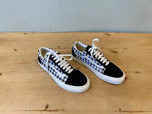 Vans old skool black with hotsell checkerboard laces sneakers