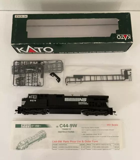 HO Scale KATO 37-1300 NS Norfolk Southern GE C44-9W Dash 9 Diesel #8979