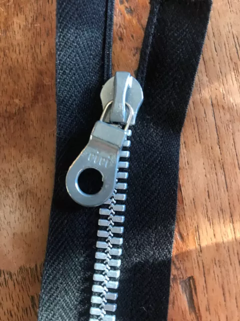 RIRI Reißverschluss schwarz 70 oder 80 cm; 8 mm; Swiss Zipper in silber, teilbar