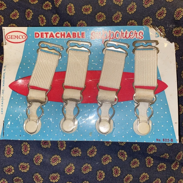 DETACHABLE SUPPORTERS GARTERS METAL HOOKS CLIPS White NOS SEALED Gemco Gem Dandy