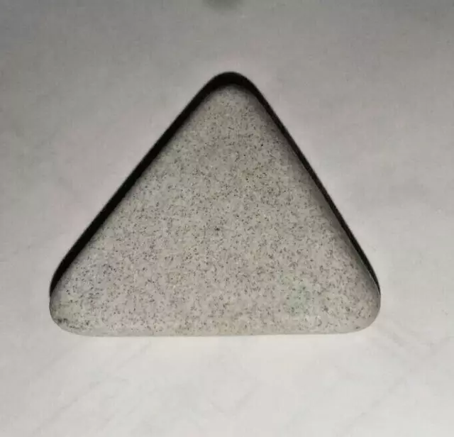 Royson Tumber Media, Angle Cut, Triangle 22 1-7/8" X 5/8" Quantity per 1 lb.