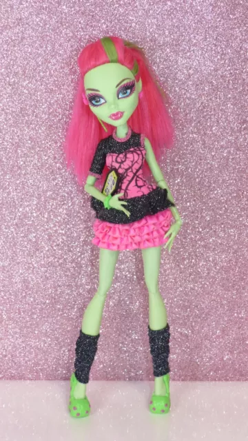 Monster High Venus Mcflytrap Ghouls Night Out  Mattel 2013 Doll