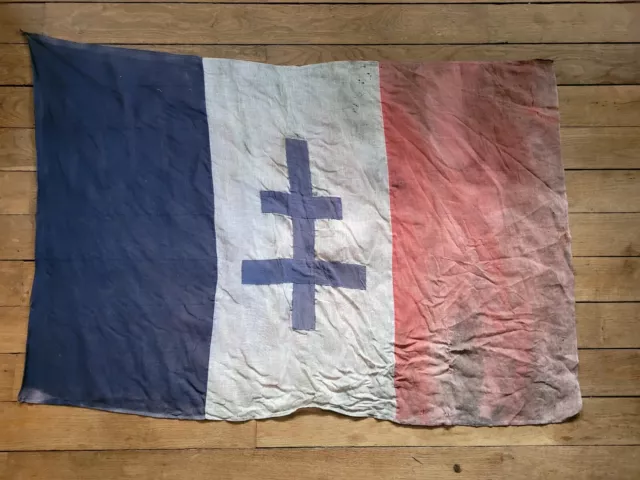 WW2  drapeau libération croix de Lorraine résistance FFI SOE FTP No Casque