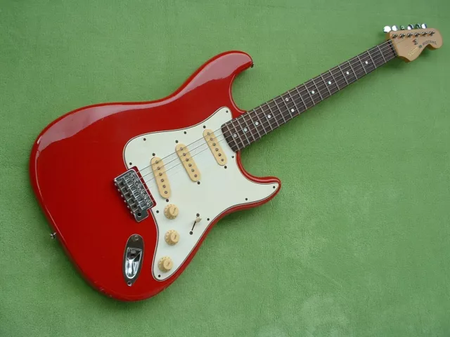 Alte E-Gitarre 6 String Strat-Style E-Gitarre Solid Body Red E-Guitar