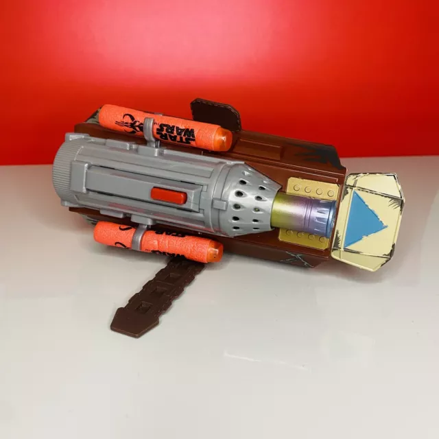 NERF /HASBRO Star Wars Mandalorian Wrist Rocket Gauntlet Dart Launcher