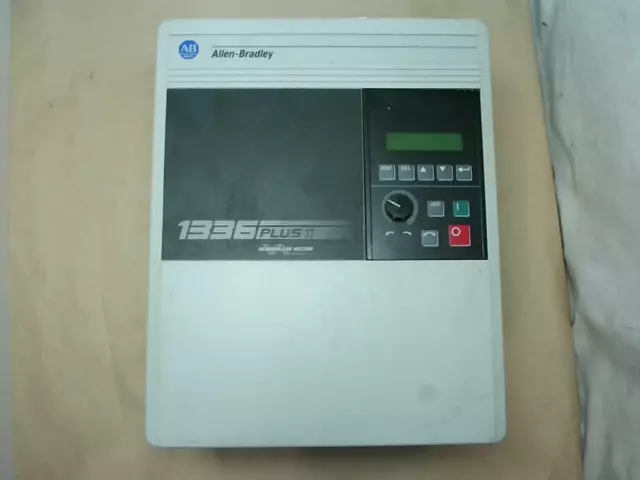 ALLEN BRADLEY 1336 Plus II AC Lecteur 1336F-BRF-100-AA-EN-L6 - Utilisé