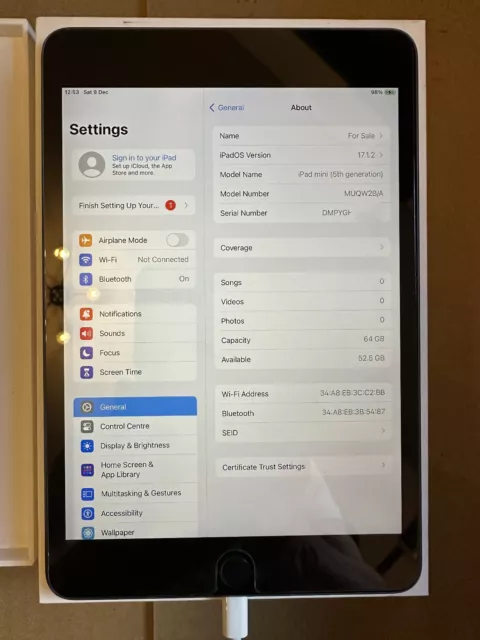Apple iPad Mini (5th Generation) 64GB, Wi-Fi, 7.9in - Space Grey