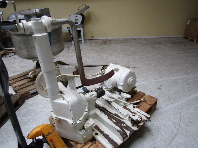 Hubkneter Teigmaschine Teigkneter mit  2 Fahrbare  Kessel für ca 160 Kg Teig