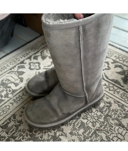 UGG Australia Women’s Classic Tall Gray Suede Sheepskin Boots Size 6