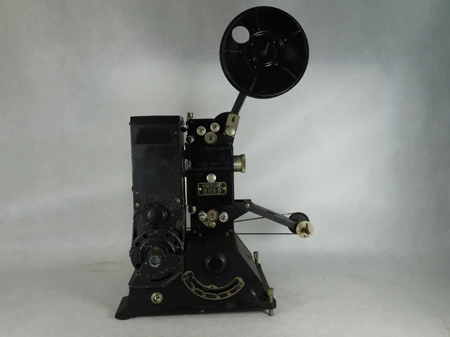 Projecteur 9.5mm PATHE Cinéric ?? - Collection