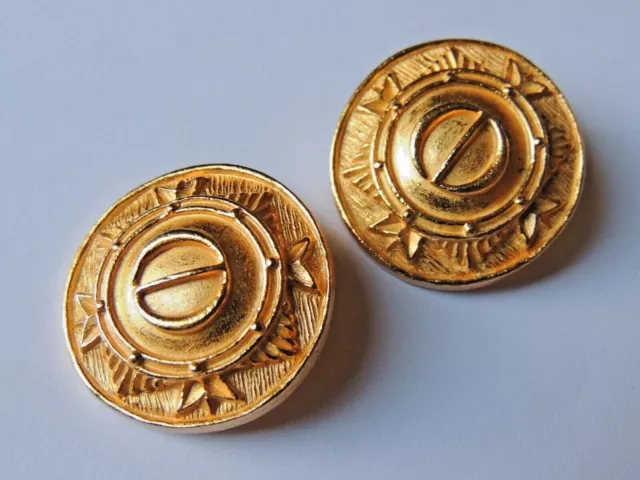 2 grands boutons en métal doré Couture Vintage mode - French button collection