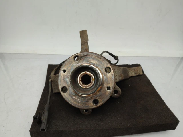 Fusee avant droit DACIA SANDERO 1 1.2i - 16V /R:65447448