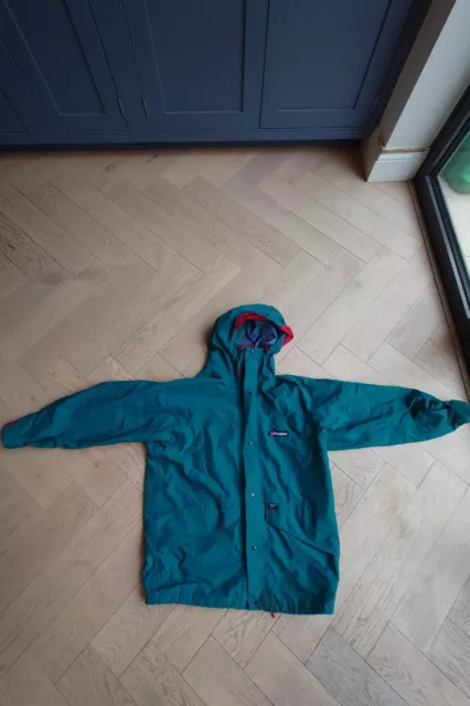 Berghaus Green Gore-Tex jacket size medium 90s