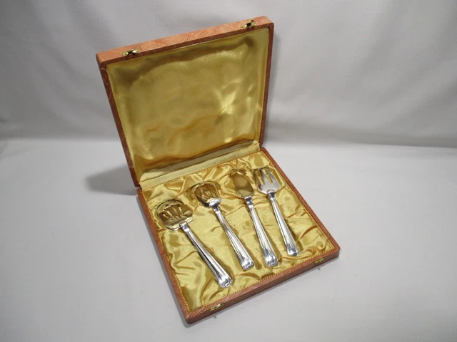 Service de couverts ancien en métal argenté avec pièces de service – coffret complet - Arts de la table