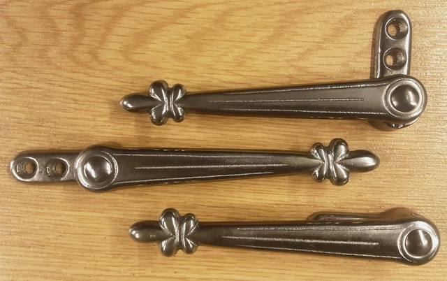 30+ Silvery Mid-Grey Fleur-De-Lis Cast  Iron Stair Runner Carpet Clips. Grips.