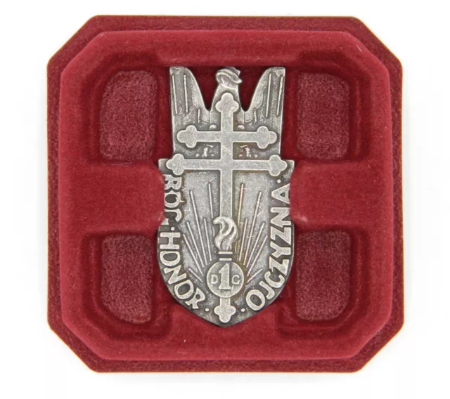 WW2 Polish Badge Of The First Grenadier Division Poland Boxed Replica