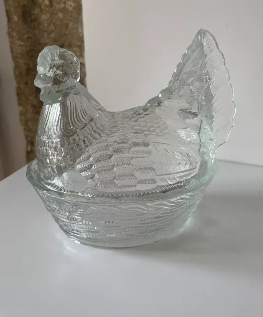 Terrine en céramique en forme de Poule « gardienne d'œuf…