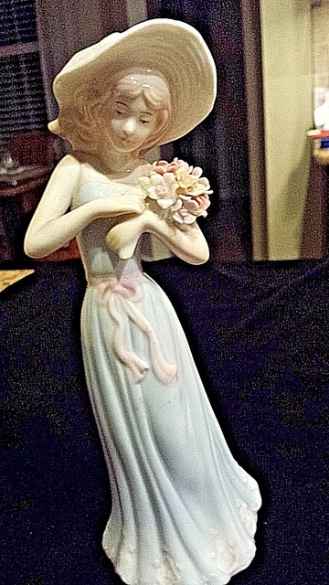 House of Lloyd "Gathering Flowers" Celebrating Life's Most Cherished Moments Fig