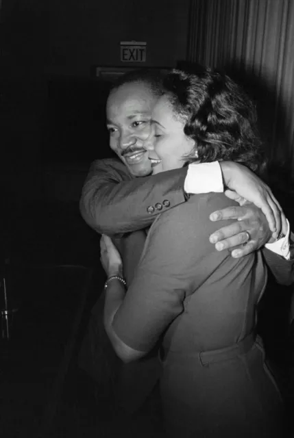 Martin Luther King Jr With Wife Coretta Scott King 8X10 Glossy Photo Image #5