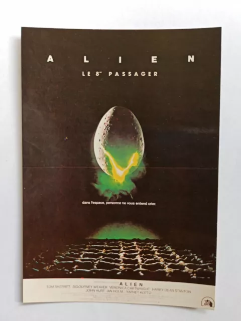 ALIEN The 8th Passenger Sigourney Weaver Postcard