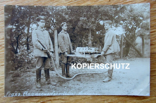 Foto Frankreich Argonnen / erbeuteter französischer Flammenwerfer / 1. WK *