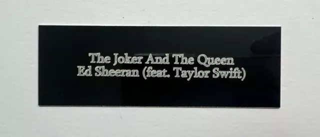 El Joker y la Reina - Ed Sheeran - Placa grabada de 105x35 mm para exhibición de CD