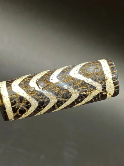 Ancient Pyu Dynasty Old Antique Black, White Zig Zag Etched Agate Bead
