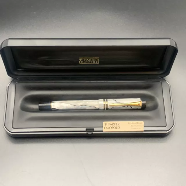 Parker Fountain Pen 1990s Duofold International Pearl & Black Nib Gold 18K Fine