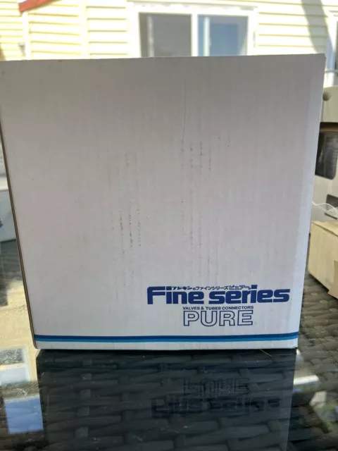 Fujikin FCST1005FC-4J2-F3L-02-143  Mass Flow Controller Fluid:O2 Range: 3SLM