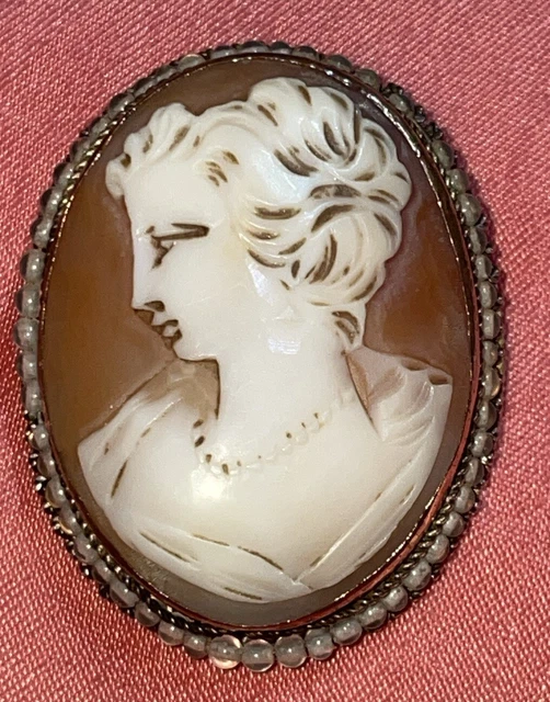 ANTIQUE CAMEO ROSE & yellow gold left facing brooch pendant & crystal