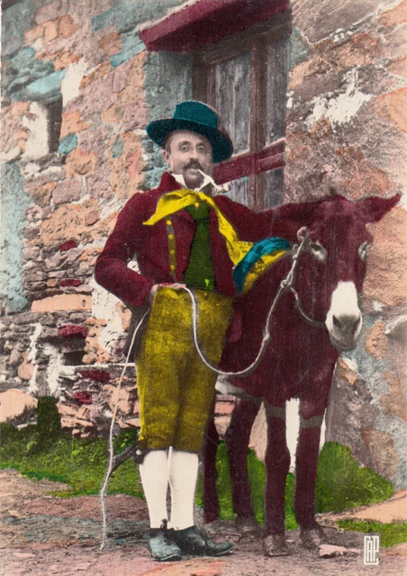 BESSANS 34 costumes de savoie âne