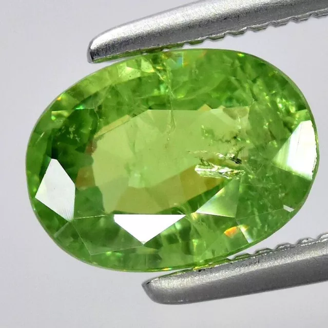 ★★   RARE !! DEMANTOIDE VERTE DE MADAGASCAR : 6.8 mm x 5 mm ★★ p422.161T