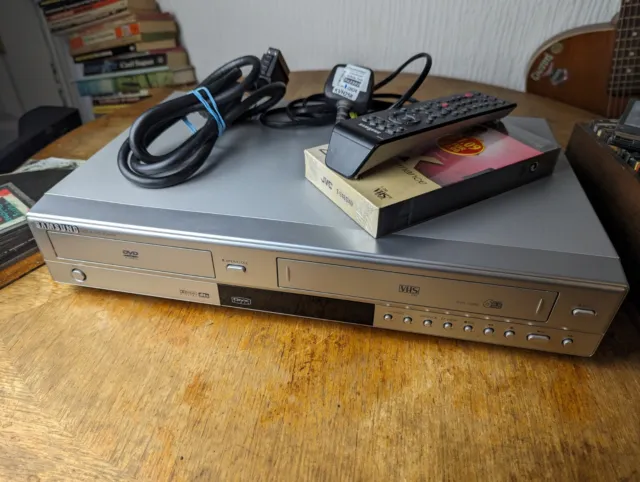 Samsung DVD-V5600 Combo DVD Player VCR Video Cassette Player Recorder VHS R2 PAL