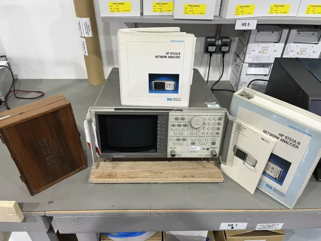 HP Hewlett Packard network analyzer 8752A