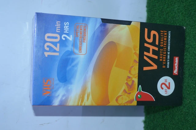 200 cassettes VHS E-120 vierges de marque SKC neuves sous cello 200 cassettes VHS E-120 vierges de marque SKC neuves sous cello
