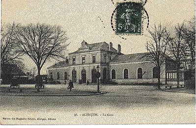 (S-36231) France - 61 - Alencon Cpa Outdoor Set View Stores Reuni
