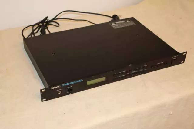 vendu en l'état Expandeur ROLAND D110 multitimbral sound module PCM Sounds Table