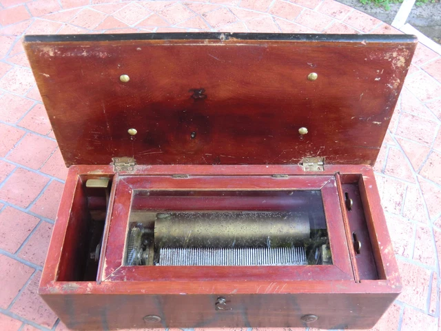 Boîte à musique ancienne boîte à musique c1890 - Laiton