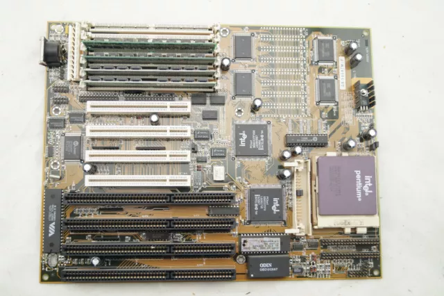Gigabyte GA-586ATM/P Sockel 7 ISA Mainboard Intel Pentium