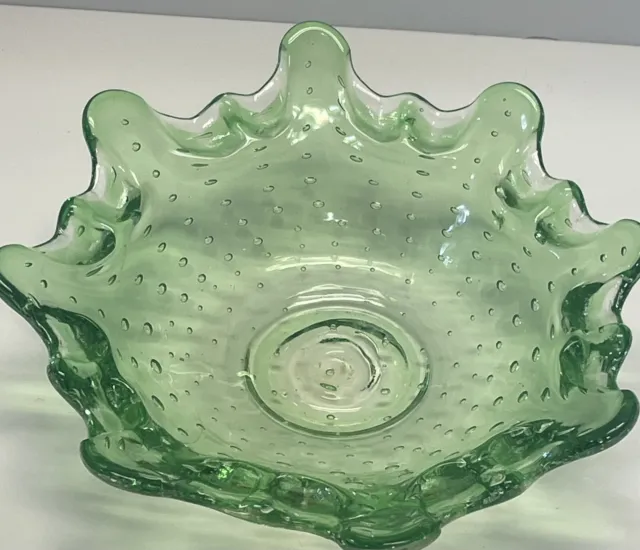 VTG Hand Blown Green Art Glass W/controlled Bullicante & Pinched Edge Bowl Dish