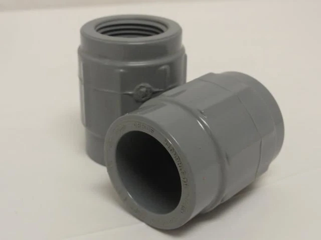 207617 Old-Stock; GF 9835-007 Lot-2; Pipe Adapter; SCH-80; 3/4" FNPT x 3/4 FNPS