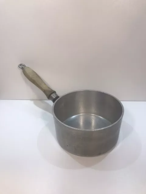 vintage wearever aluminum cookware pan 1041 1/2 wood handle Canada 1.5 l